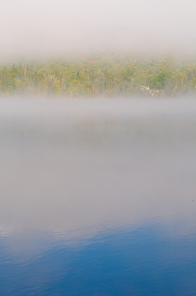 Lac Provost dans la brume, région Saint Donat